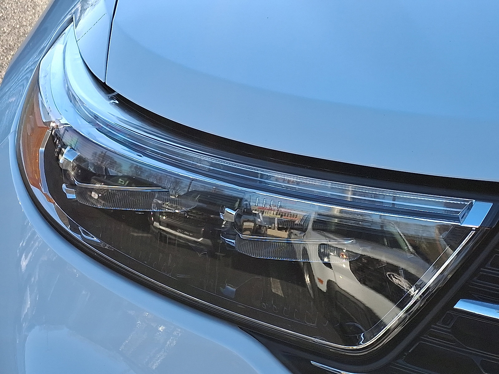 Used 2023 Ford Explorer XLT w/ Equipment Group 202A image 9