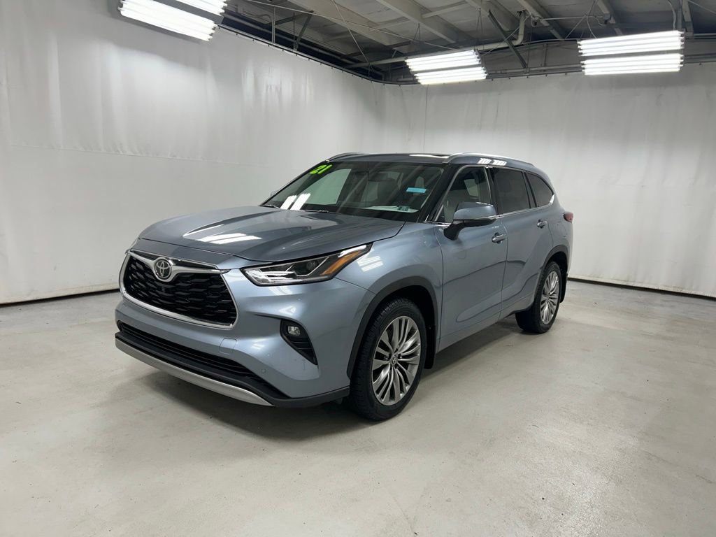 Used 2021 Toyota Highlander Platinum image 2