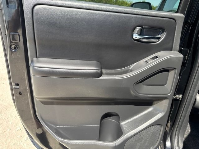 Used 2025 Nissan Frontier SV RWD image 19