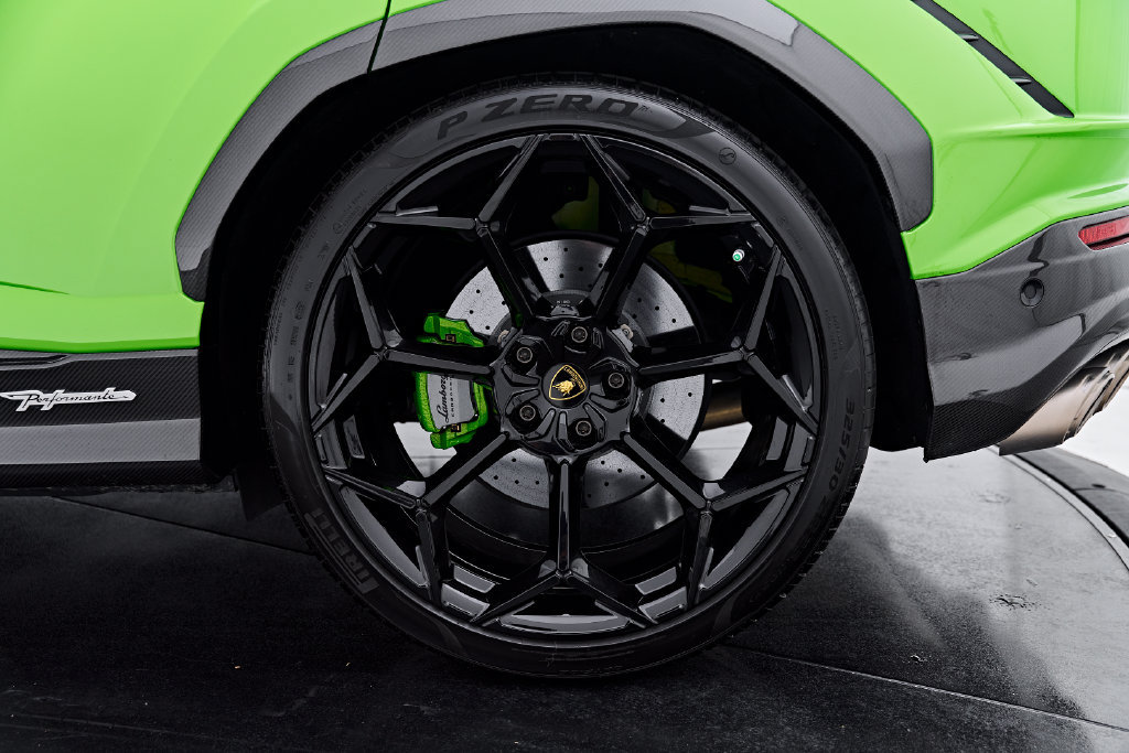 Used 2023 Lamborghini Urus Performante AWD/4WD image 33