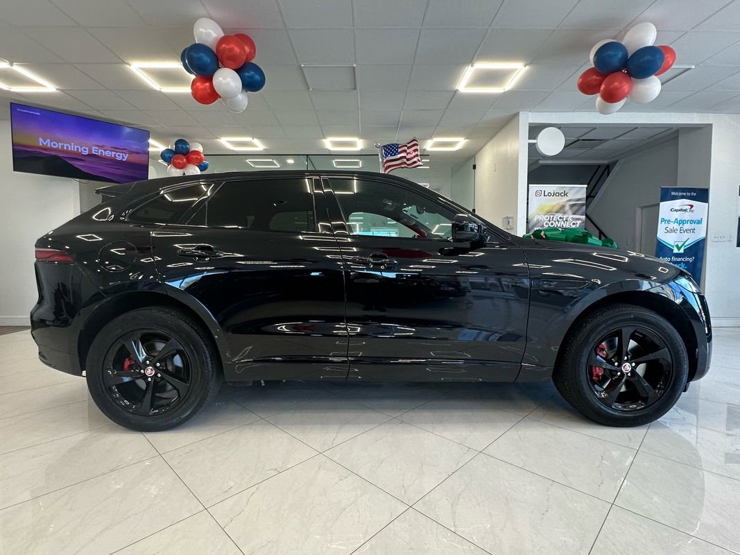 Used 2022 Jaguar F-PACE S image 5