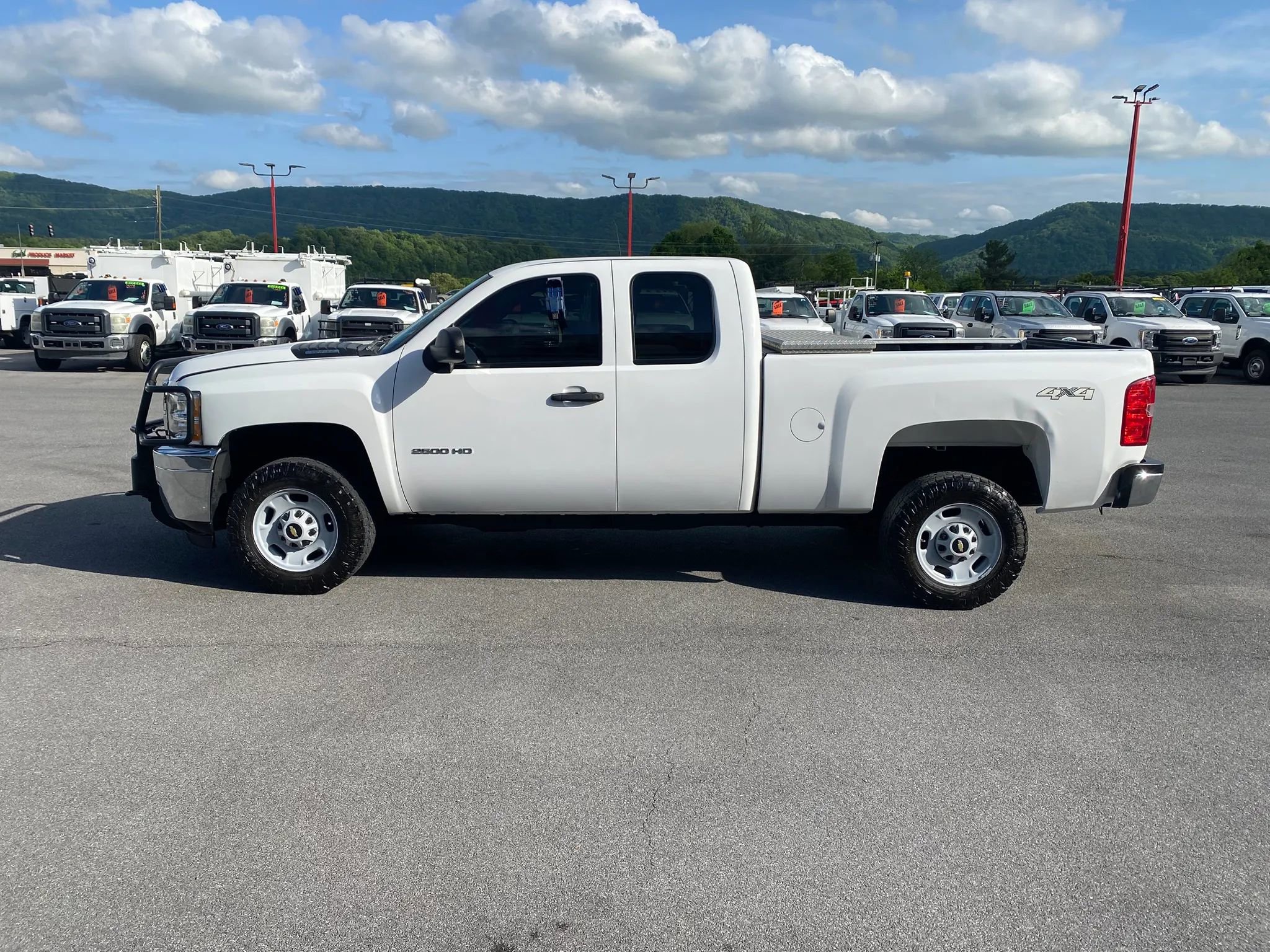 Used 2013 Chevrolet Silverado 2500 W/T AWD/4WD image 5