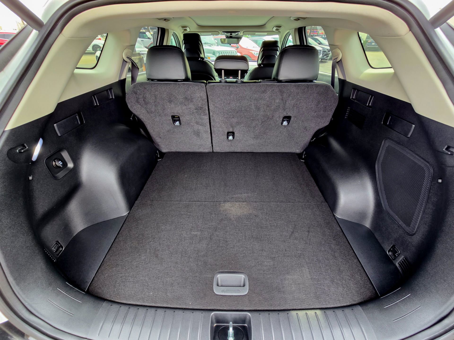 Used 2024 Kia Sportage SX image 37