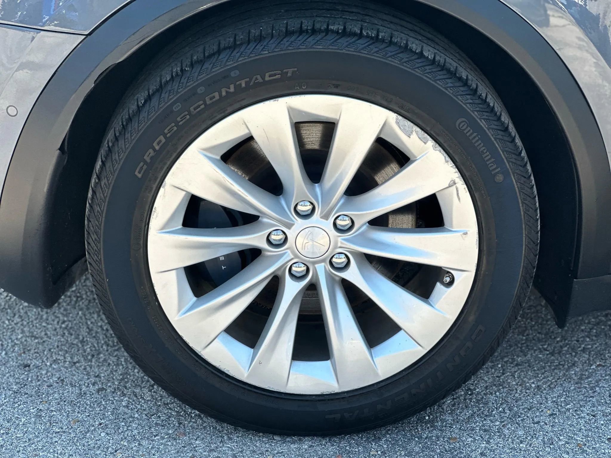 Used 2018 Tesla Model X 75D image 32