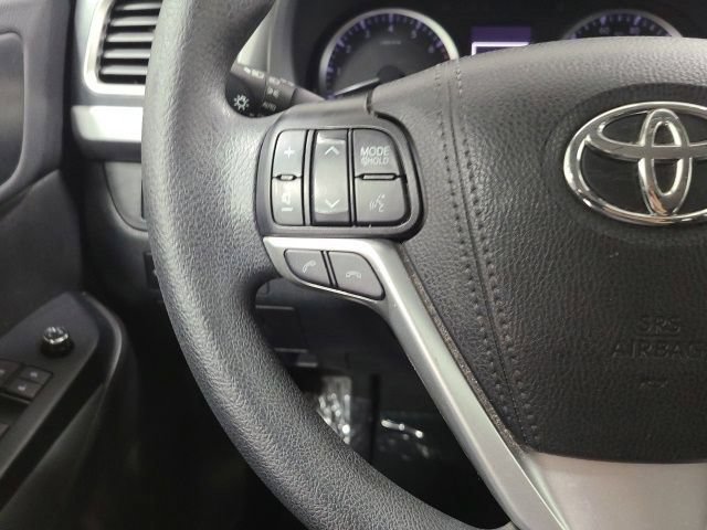 Certified 2019 Toyota Highlander LE FWD image 24