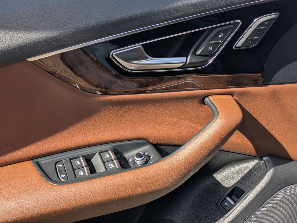 Used 2018 Audi Q7 3.0T Prestige image 26