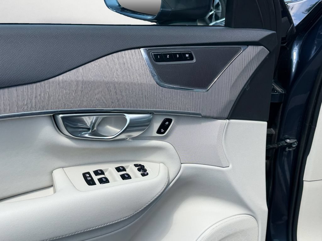 Certified 2023 Volvo XC90 B6 Plus AWD/4WD image 15