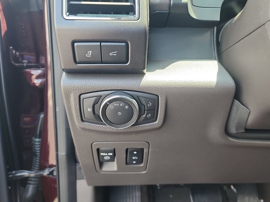 Used 2021 Ford Expedition Limited AWD/4WD image 18