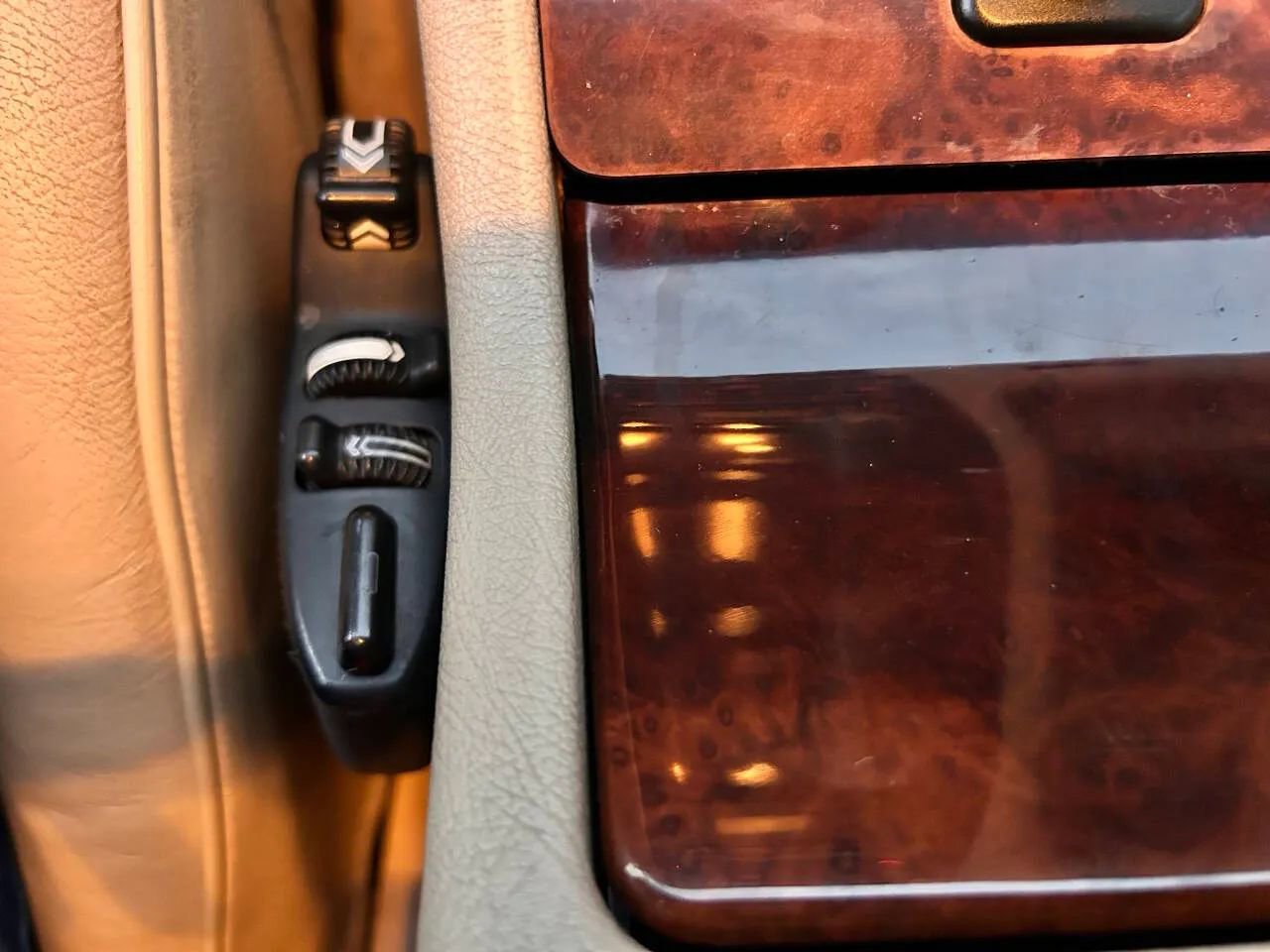 Used 1999 Mercedes-Benz E 320 4MATIC Wagon image 24