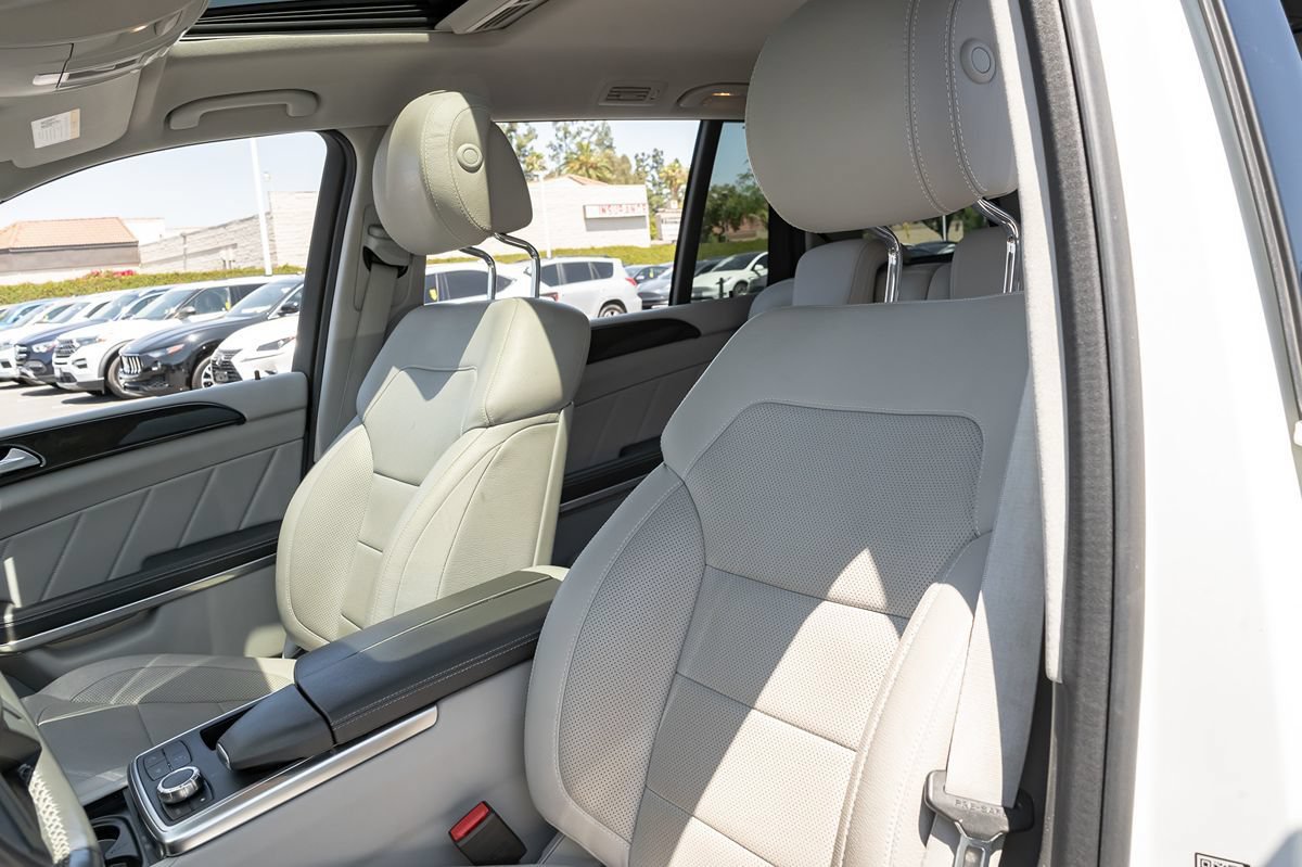 Used 2015 Mercedes-Benz GL 550 4MATIC image 8