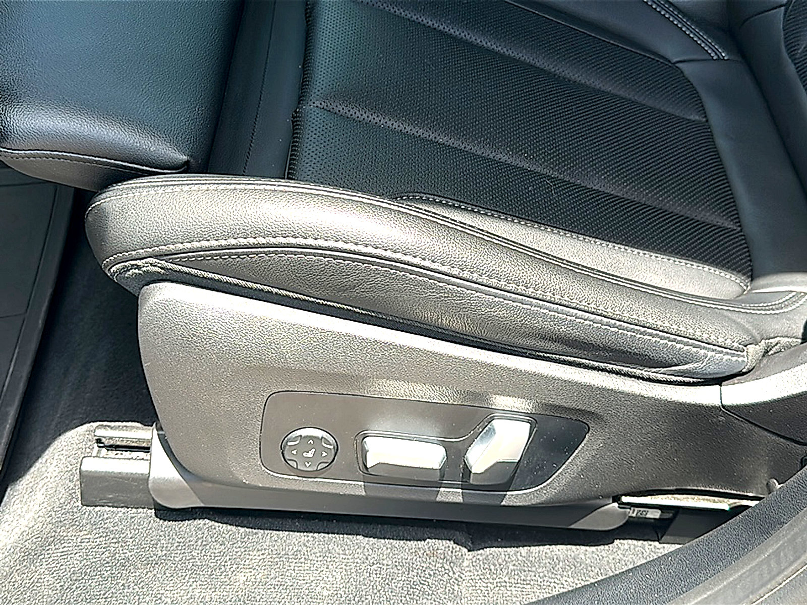Used 2023 BMW X3 sDrive30i w/ Premium Package RWD image 15