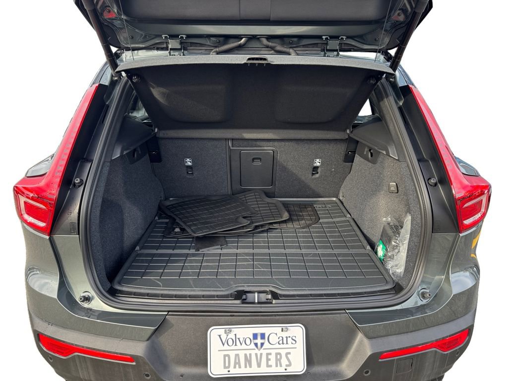 Used 2026 Volvo EX40 Plus w/ Climate Package image 5