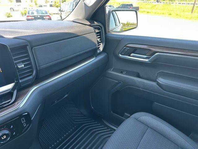 Used 2024 Chevrolet Silverado 1500 LT AWD/4WD image 36