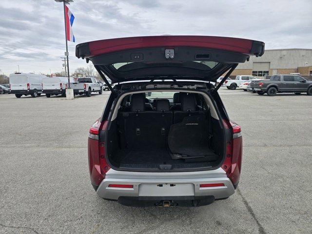 Used 2022 Nissan Pathfinder Platinum image 16