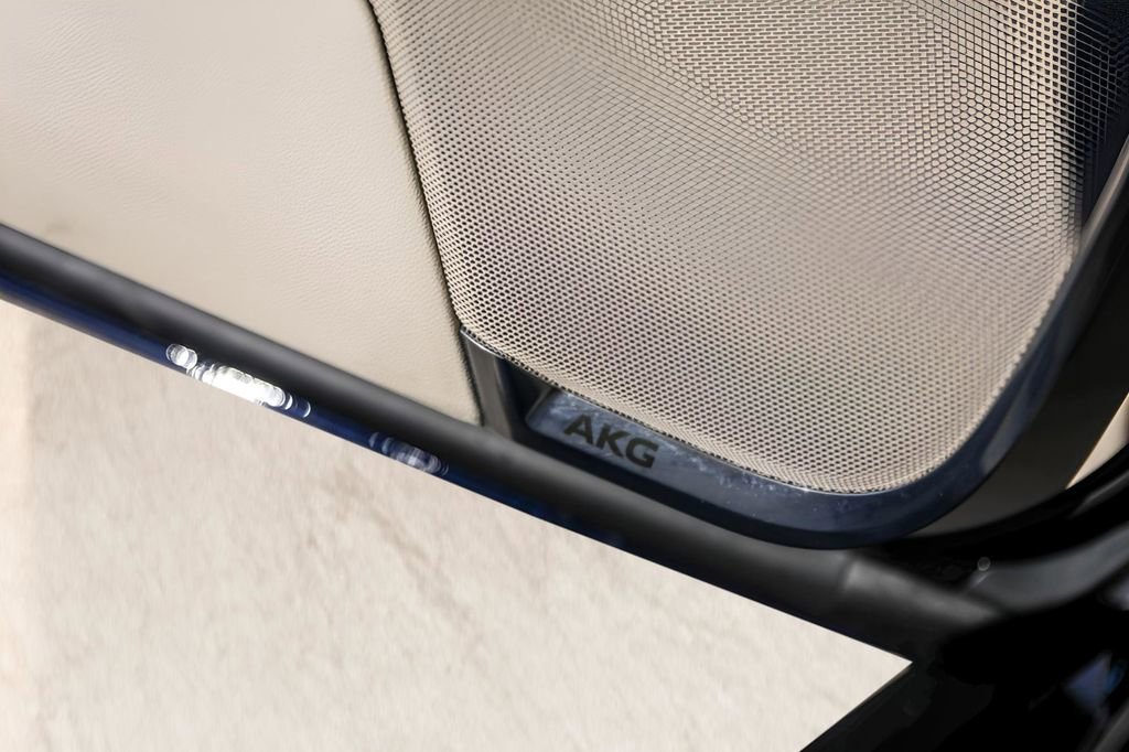 Certified 2024 Cadillac Escalade Premium Luxury Platinum w/ Heavy-Duty Trailer Package image 22