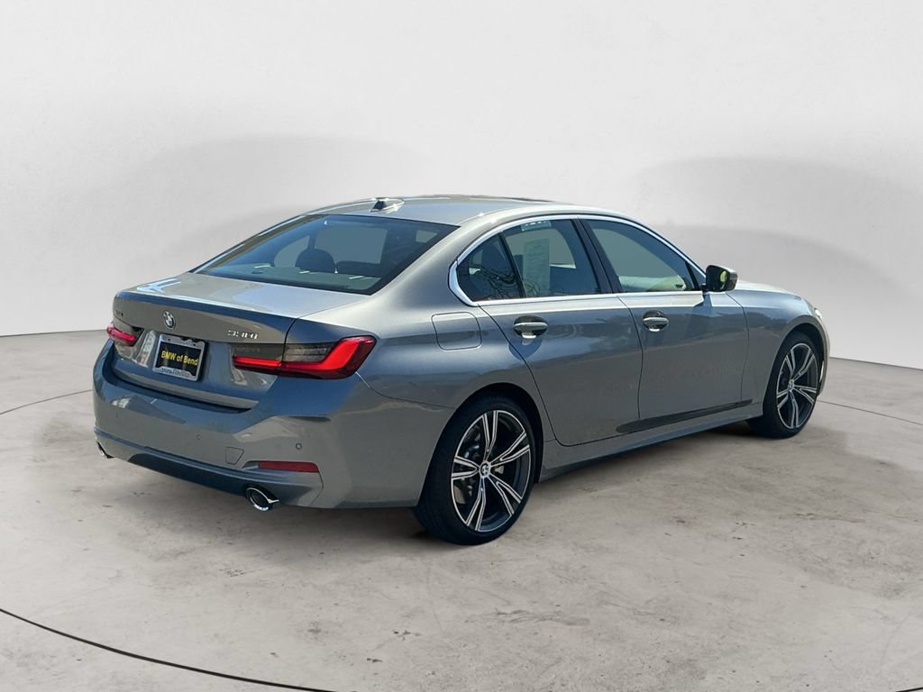 Used 2024 BMW 330i xDrive Sedan w/ Premium Package AWD/4WD image 7