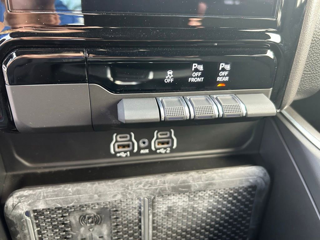 Used 2025 RAM 1500 Big Horn RWD image 46