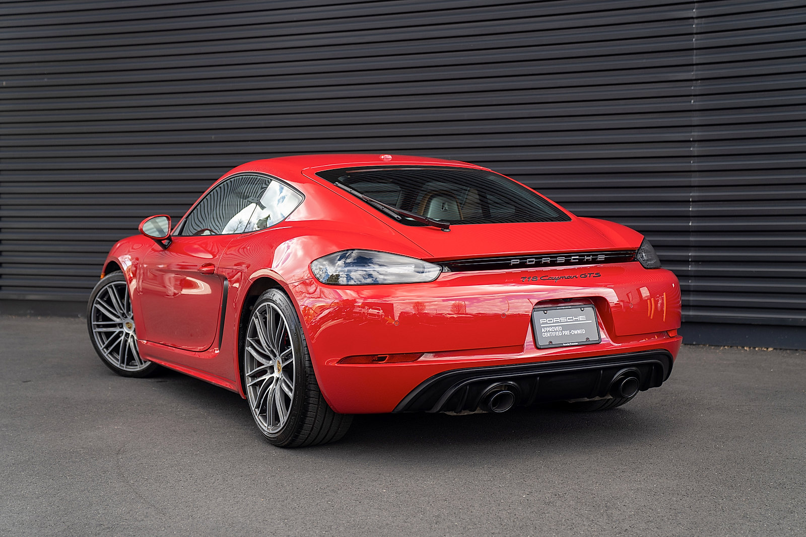 Used 2023 Porsche 718 Cayman GTS image 3