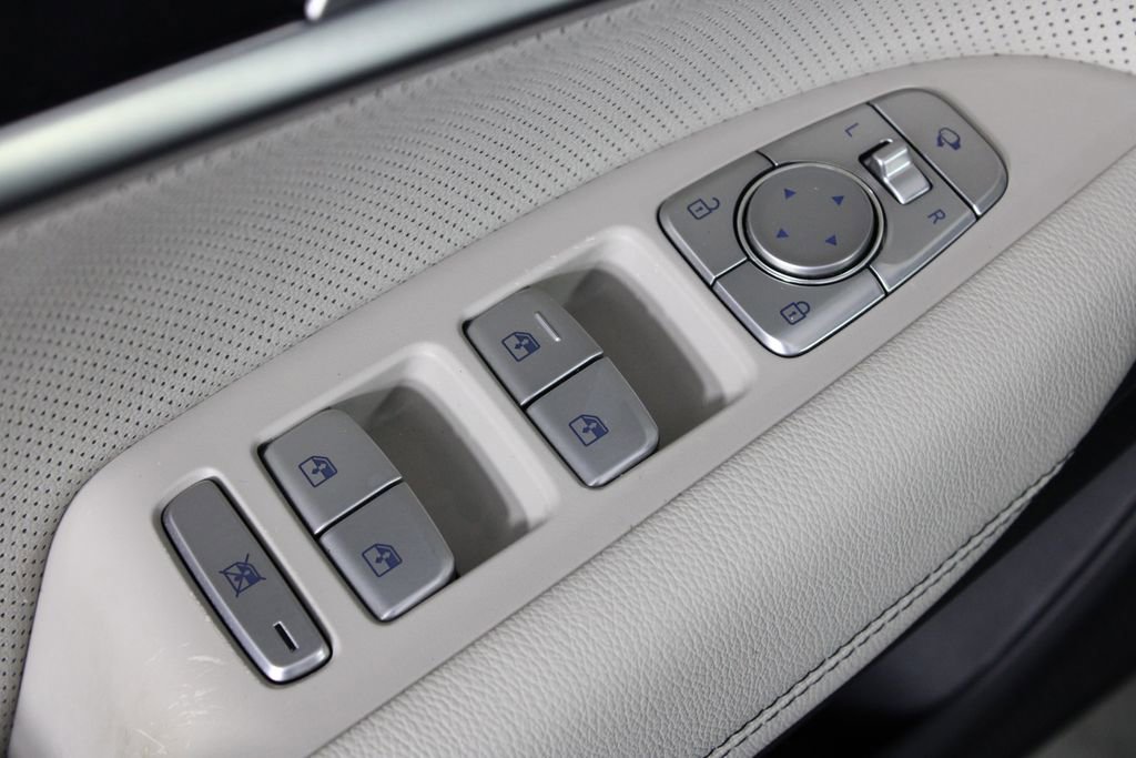 Used 2020 Genesis G70 2.0T w/ Elite Package image 23