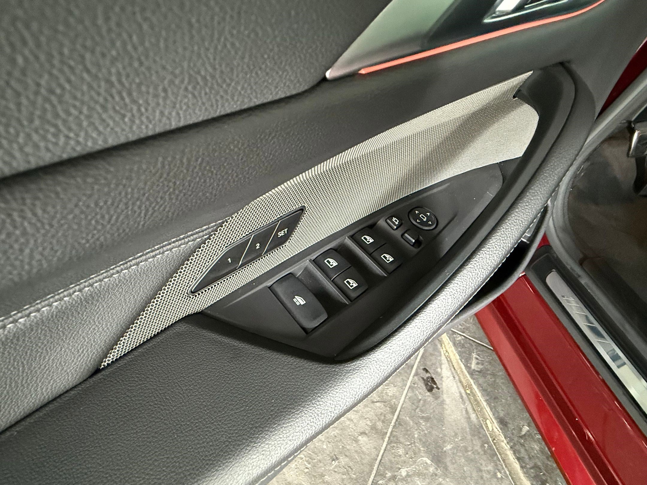 Used 2022 BMW M440i Convertible w/ Premium Package image 12