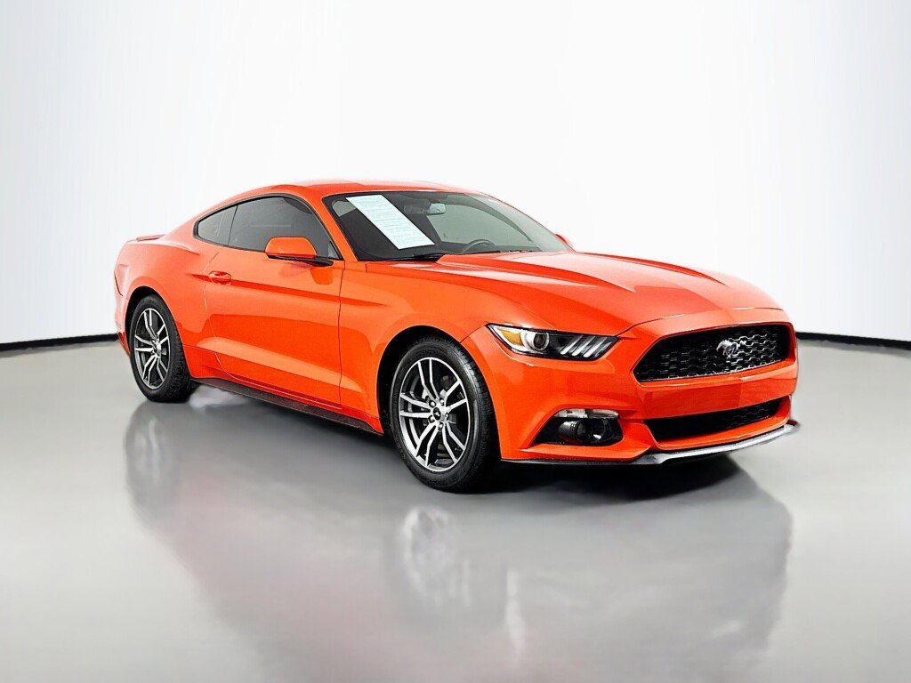 Used 2016 Ford Mustang Coupe image 7