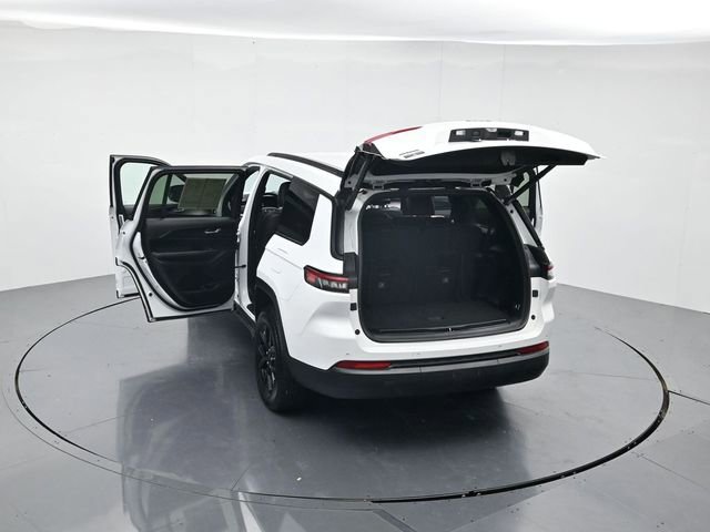 Used 2024 Jeep Grand Cherokee L Laredo image 45