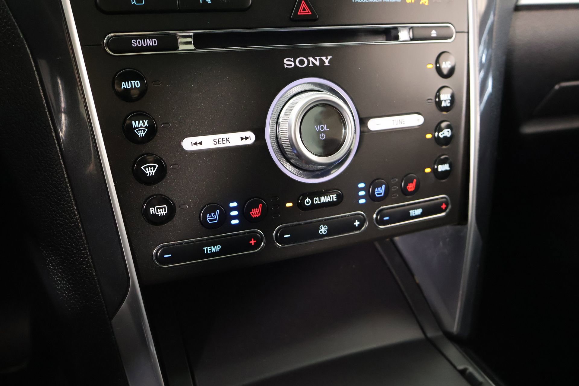 Used 2018 Ford Explorer Limited FWD image 8