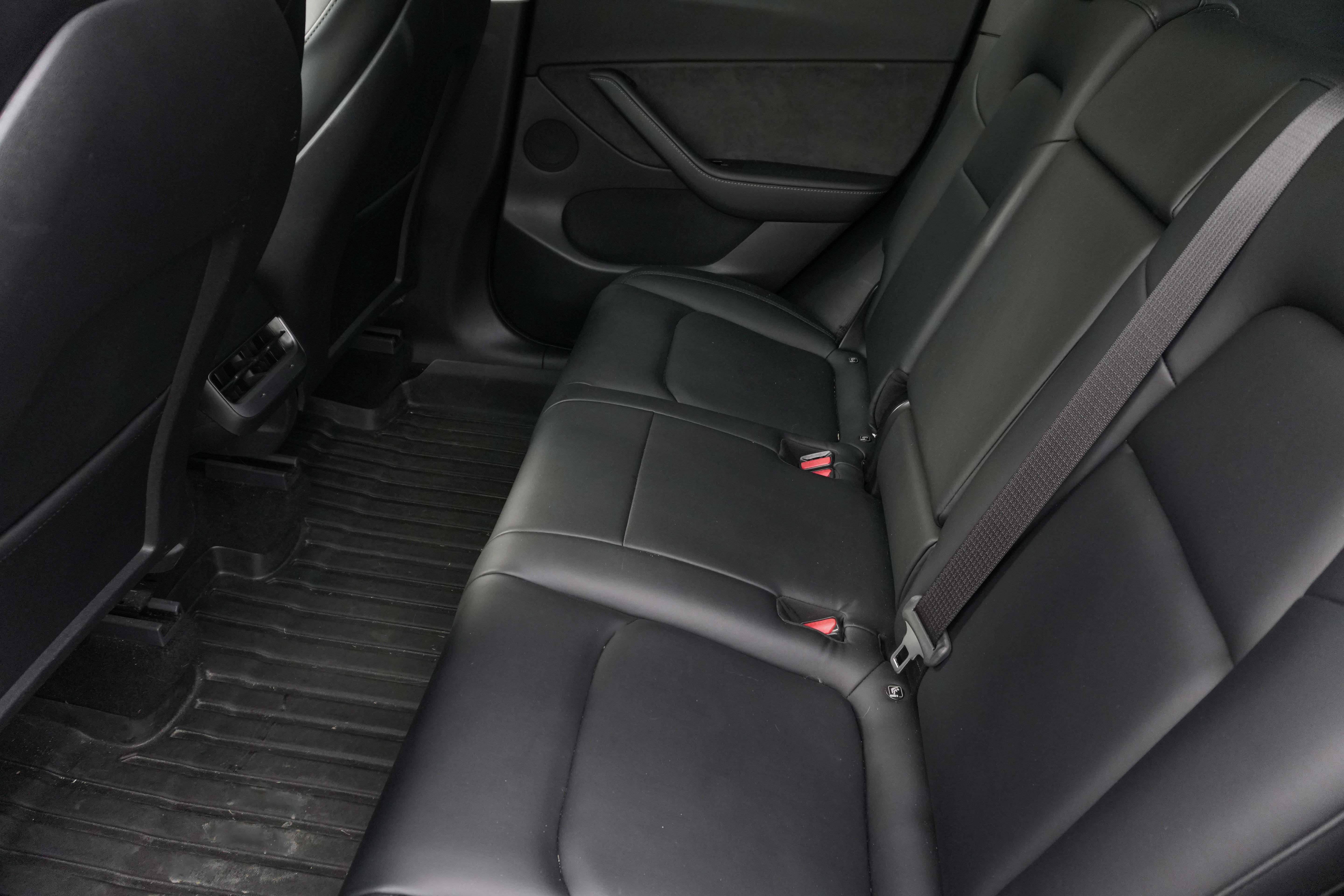 Used 2021 Tesla Model Y Long Range image 30