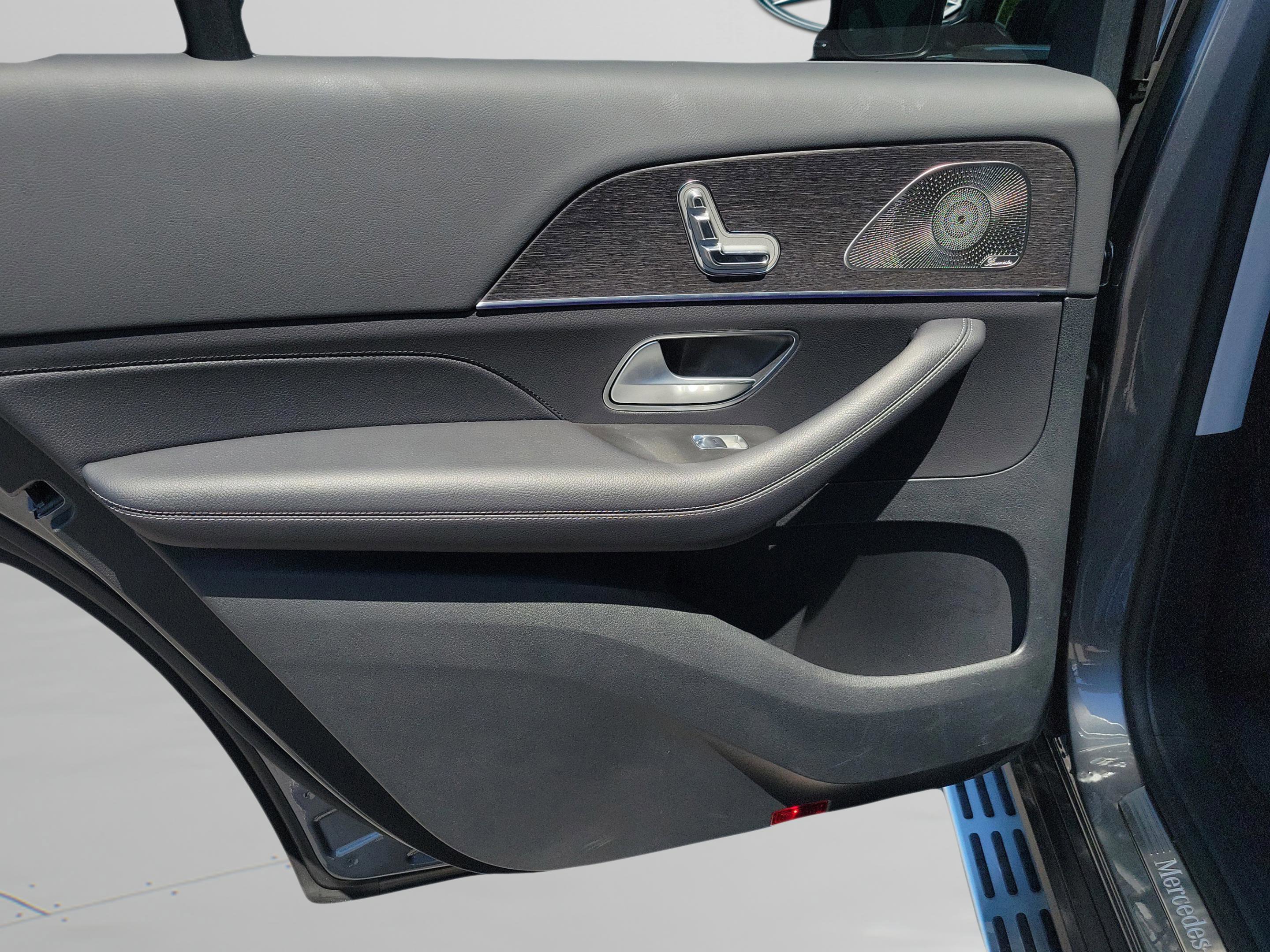 Used 2026 Mercedes-Benz GLS 450 4MATIC image 11