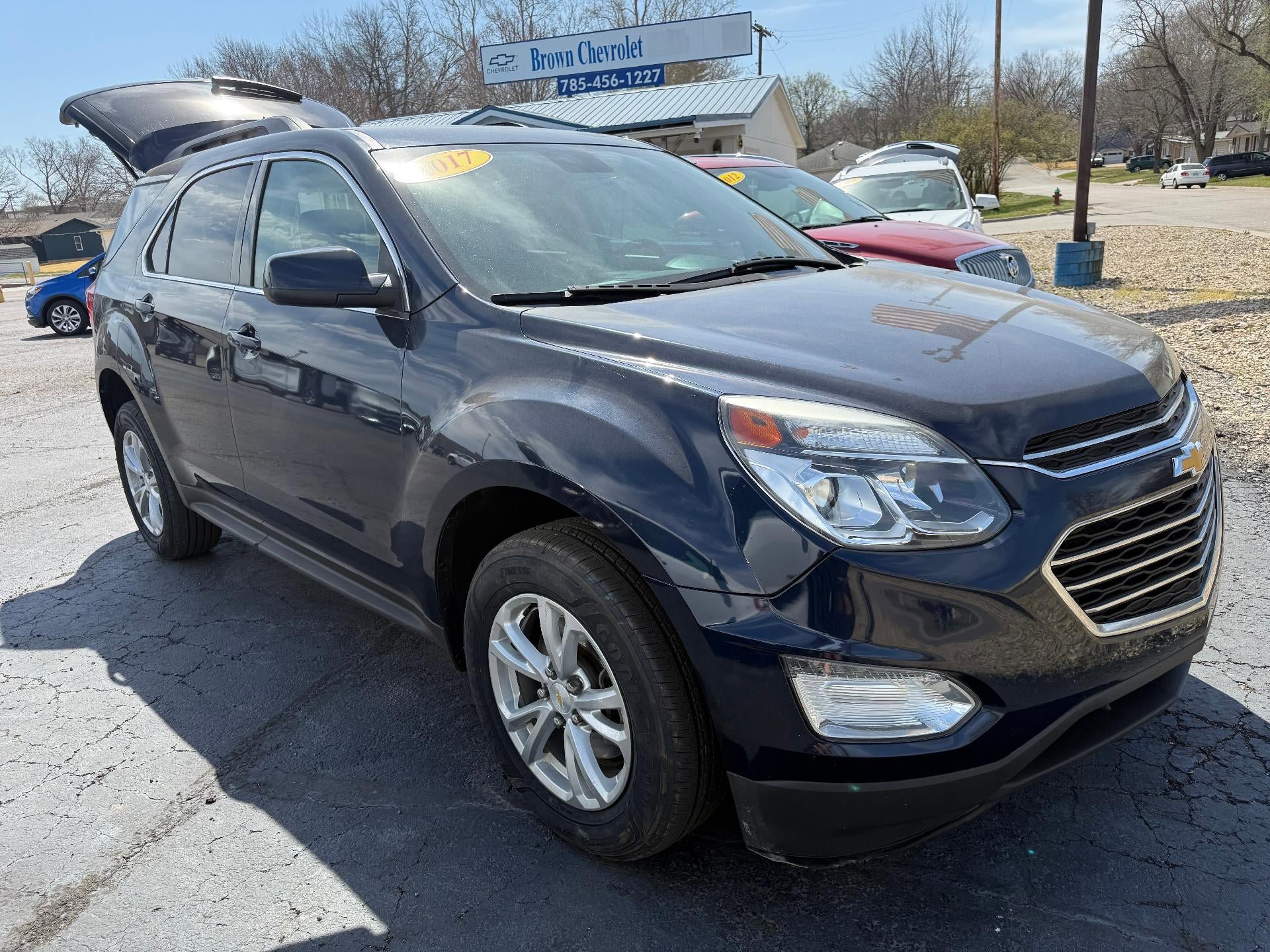 Used 2017 Chevrolet Equinox LT w/ Convenience Package image 1