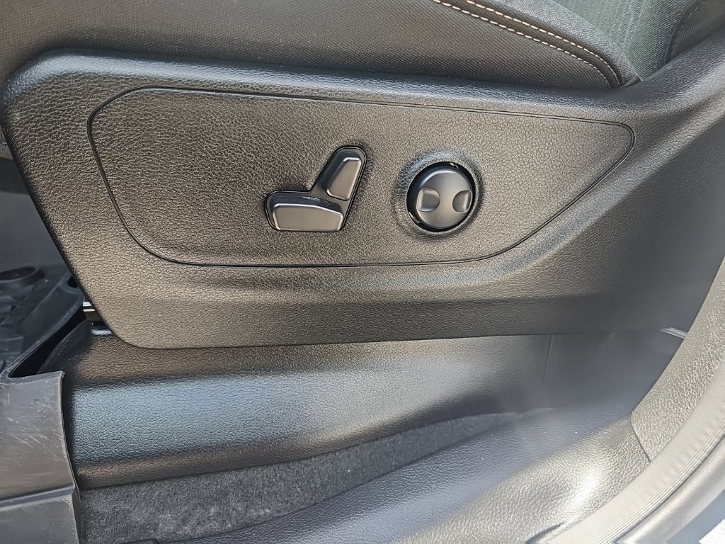 Used 2023 RAM 1500 Big Horn AWD/4WD image 13