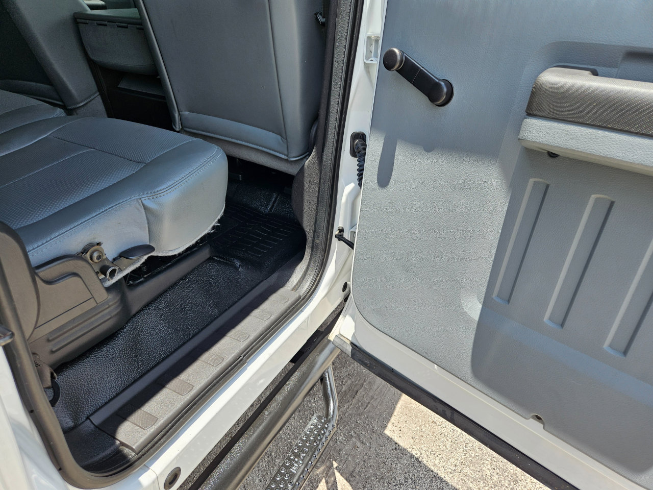 Used 2011 Ford F550 2WD Crew Cab Super Duty w/ Payload Upgrade Pkg image 19