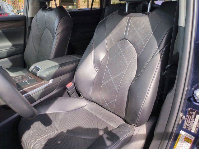 Used 2022 Toyota Highlander Platinum image 11