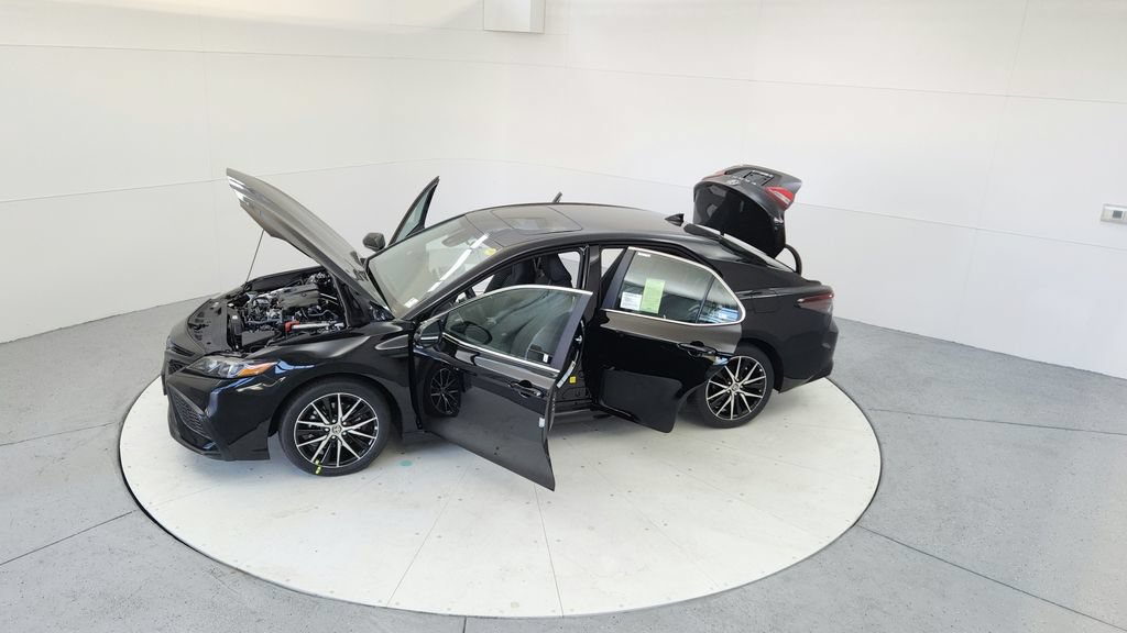Certified 2024 Toyota Camry SE w/ Cold Weather Package AWD/4WD image 18