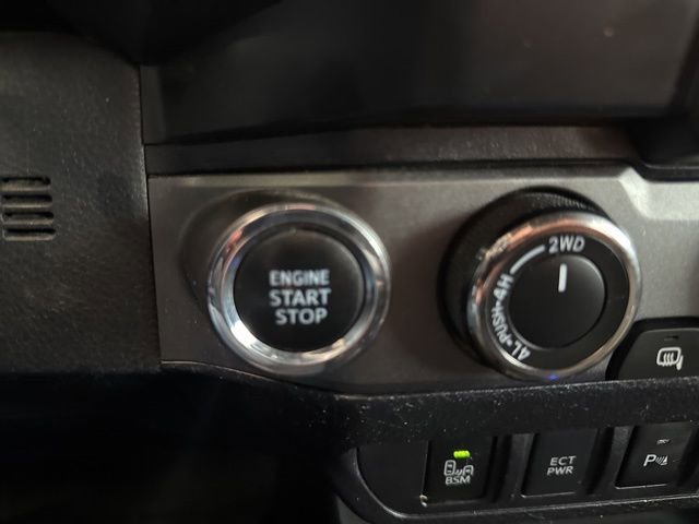 Used 2020 Toyota Tacoma TRD Off-Road w/ Technology Package image 19