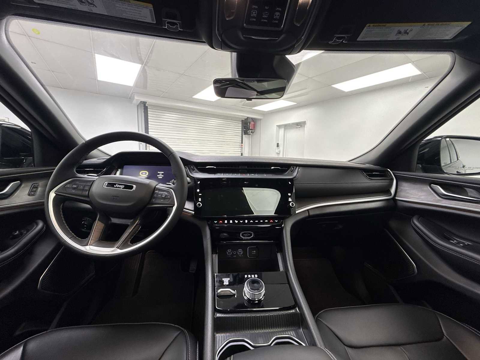 New 2026 Jeep Grand Cherokee Limited w/ Limited Altitude Package AWD/4WD image 10