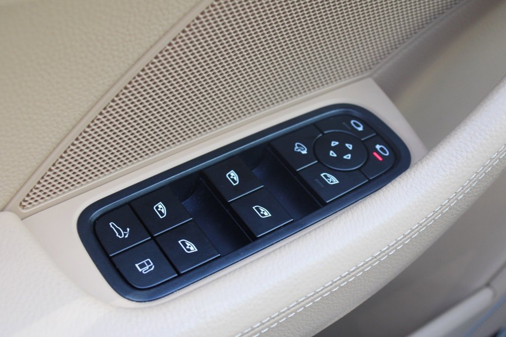 Used 2023 Porsche Panamera 4 image 15