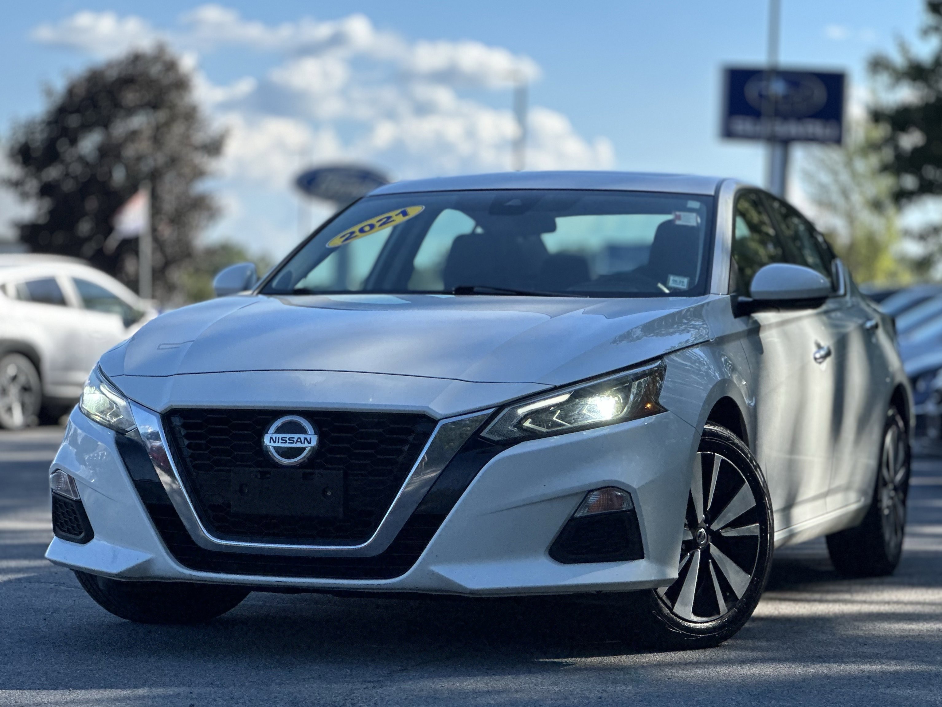 Used 2021 Nissan Altima 2.5 SV w/ SV Premium Package