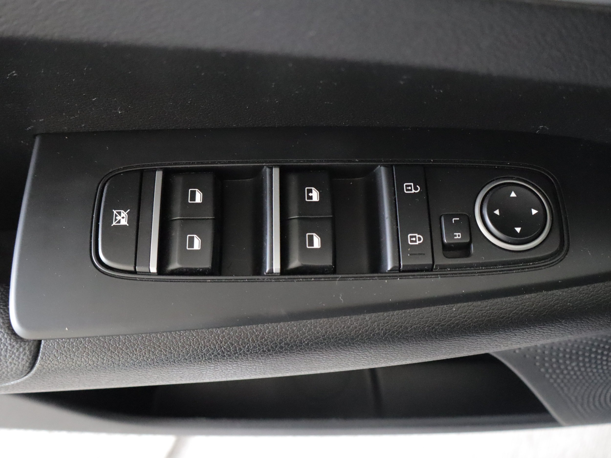 Used 2023 Kia Forte LXS FWD image 9