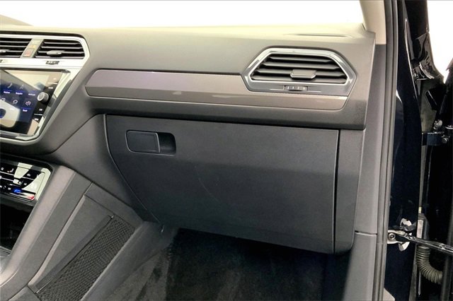 Used 2023 Volkswagen Tiguan SE image 16