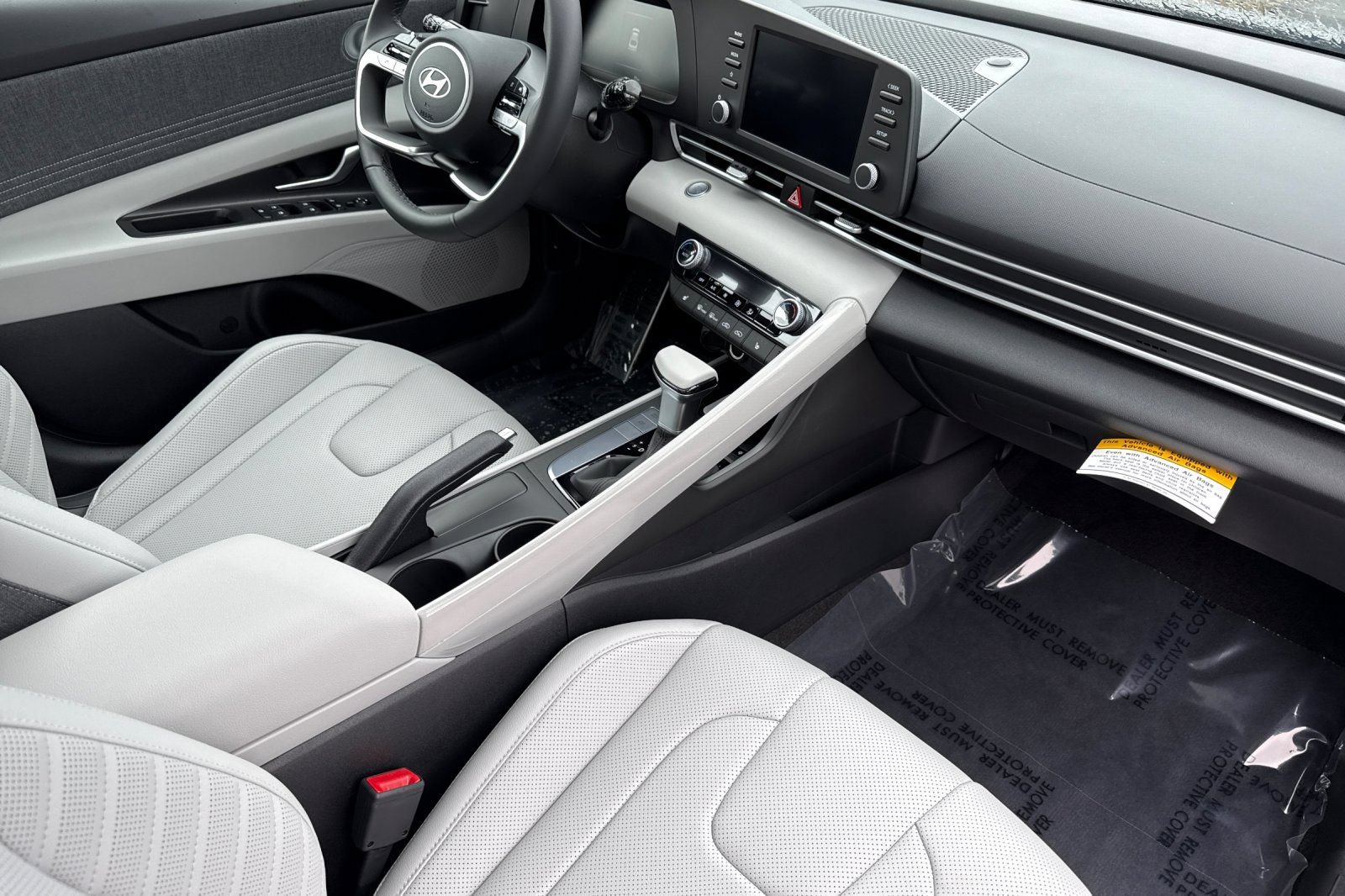 New 2026 Hyundai Elantra SEL Sport FWD image 14