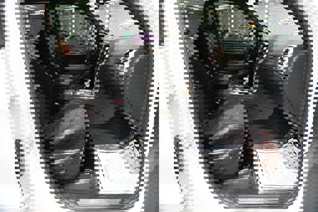 Used 2018 Jeep Grand Cherokee SRT w/ Trailer Tow Group IV image 33