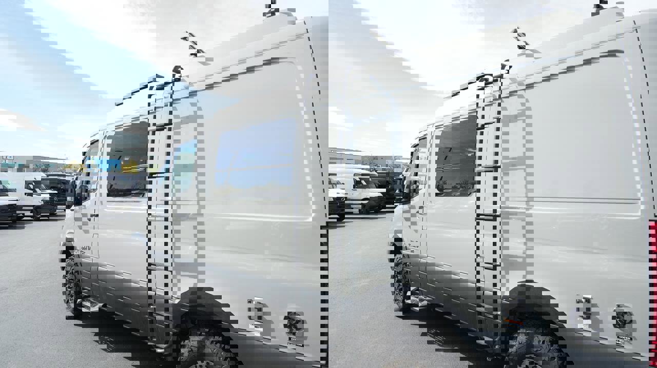 Used 2022 Mercedes-Benz Sprinter 144 Cargo image 4