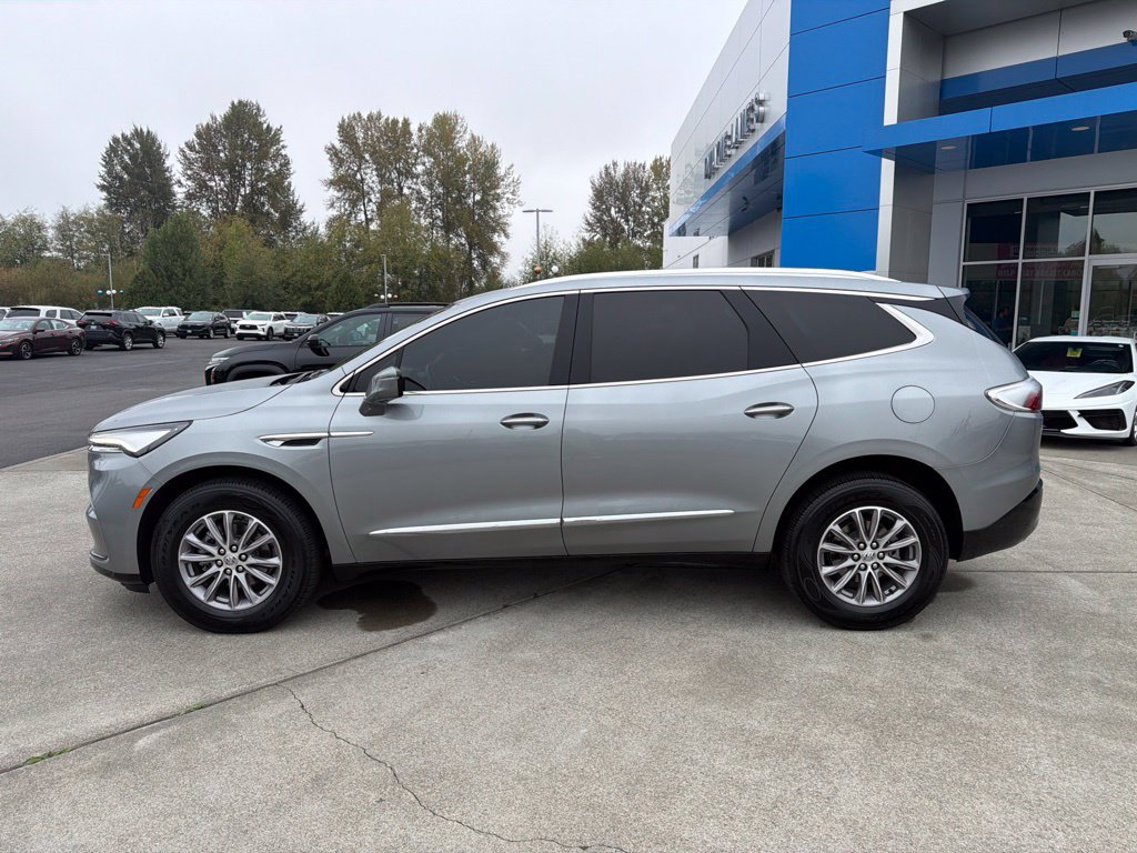 Used 2024 Buick Enclave Essence w/ Technology Package AWD/4WD image 2