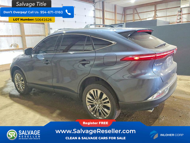 Used 2024 Toyota Venza XLE AWD/4WD image 3