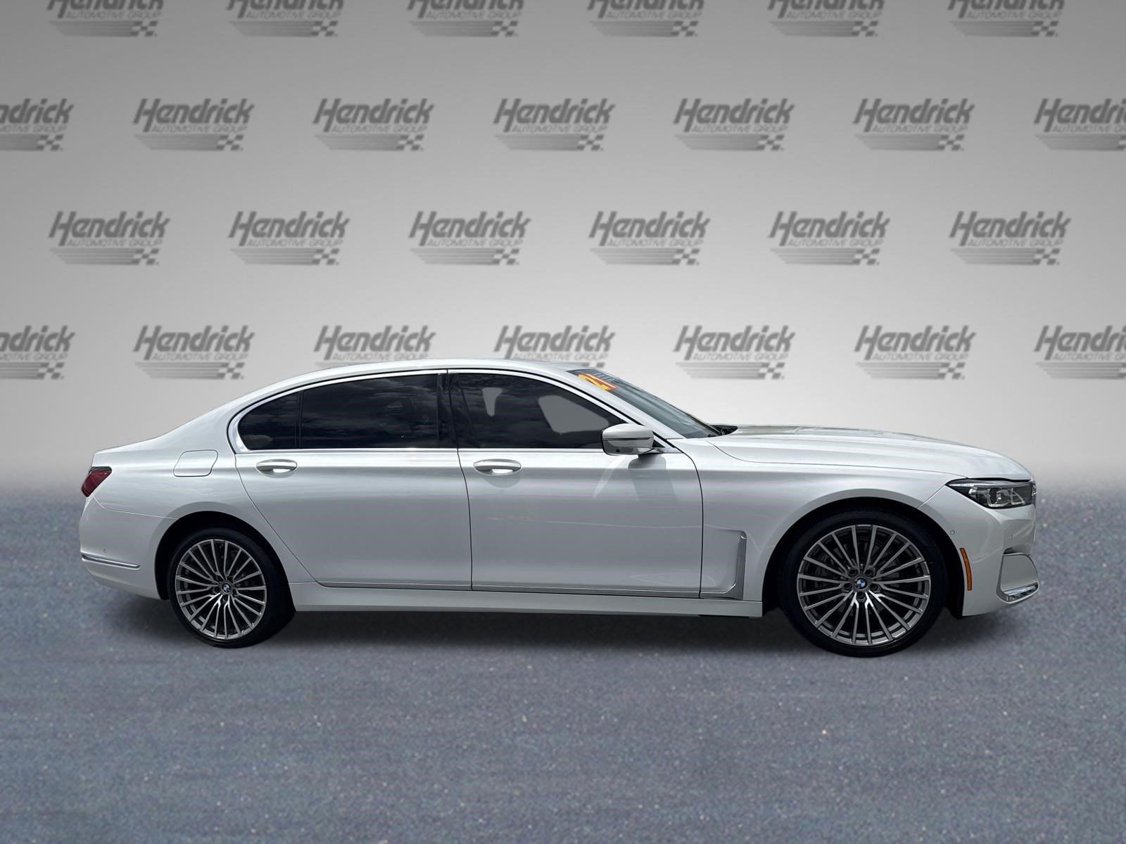 Used 2021 BMW 740i w/ Premium Package RWD image 11
