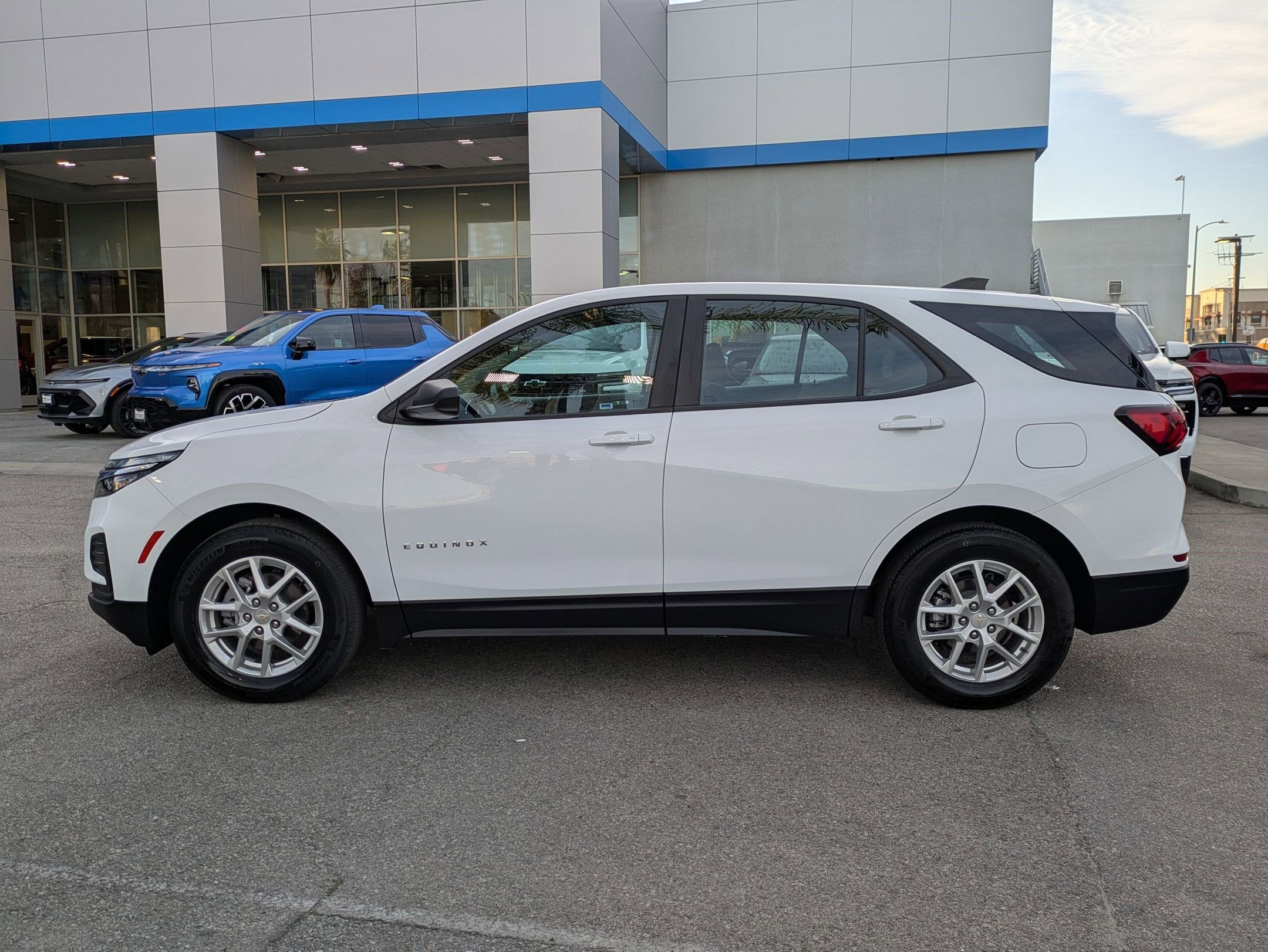 Certified 2023 Chevrolet Equinox LS w/ LPO, Cargo Package image 8