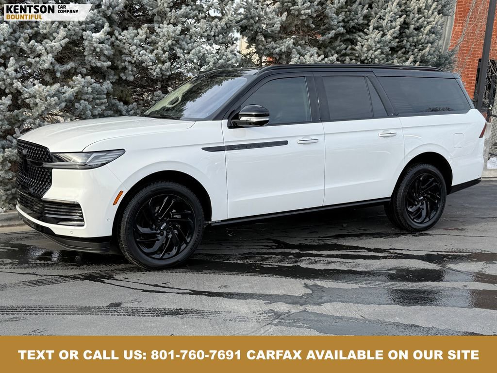 Used 2025 Lincoln Navigator L Reserve image 1