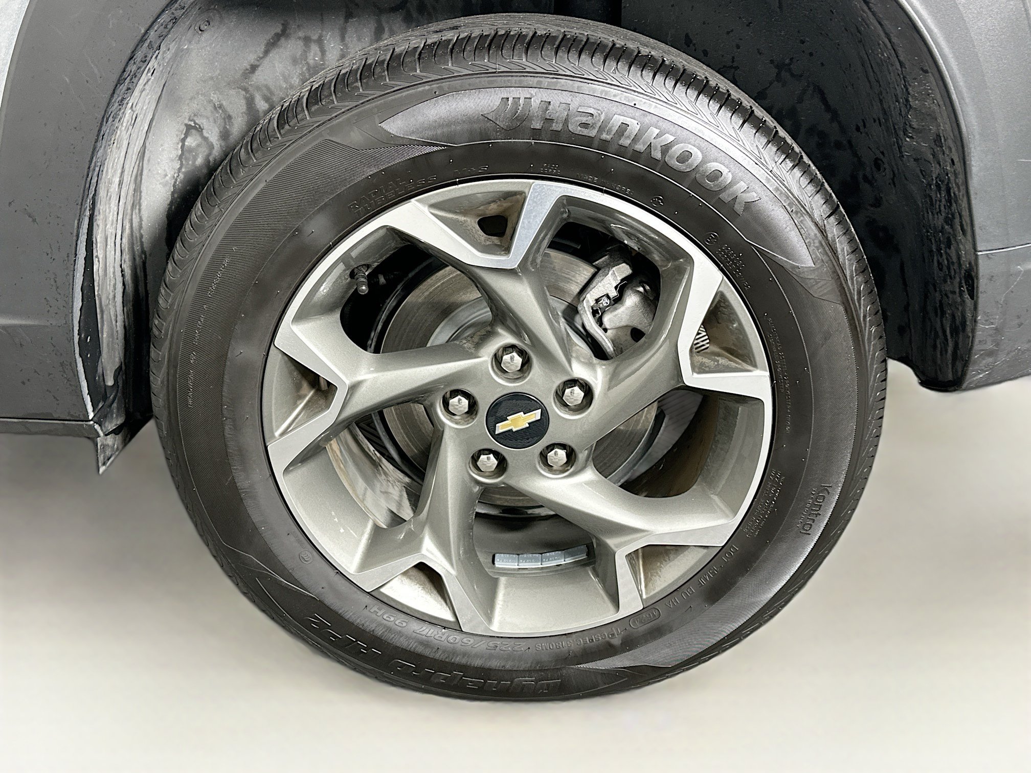 Used 2025 Chevrolet Trax LT FWD image 11