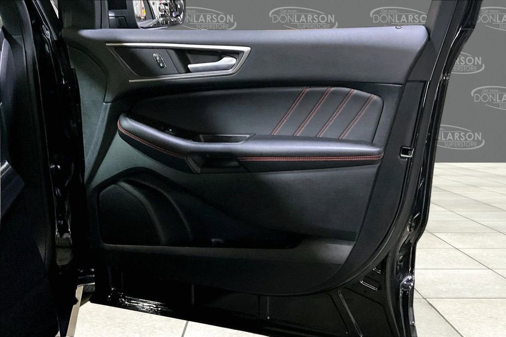 Used 2024 Ford Edge ST-Line image 12